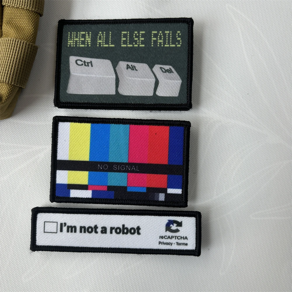 TV Channel No Signal Tactical Patch Funny Printed Chevron I'M Not A Robot Hook&Loop Emblem Ctrl+ Morale Badge Backpack Stickers