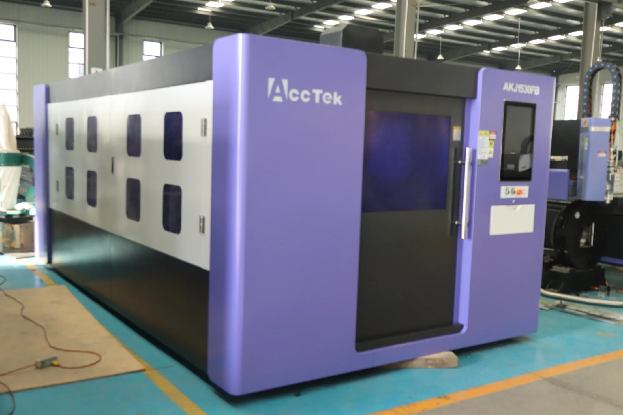 Enclosed Full All Cover 3000*1500mm Raycus IPG 3Kw 6kw 12kw Cnc Fiber Metal Laser Cutting Machine 1kw Laser Cutter