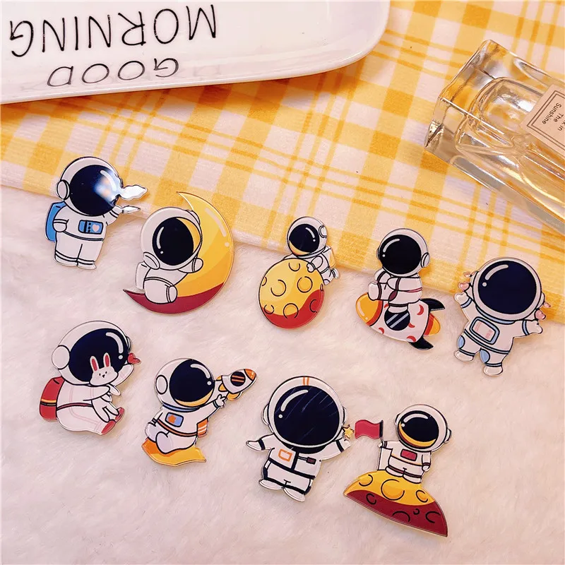 9pc Outer Space Astronaut Theme Acrylic Badge Backpack Brooch Toy for Kids Birthday Party Favors Baby Shower Souvenir Goodie Bag