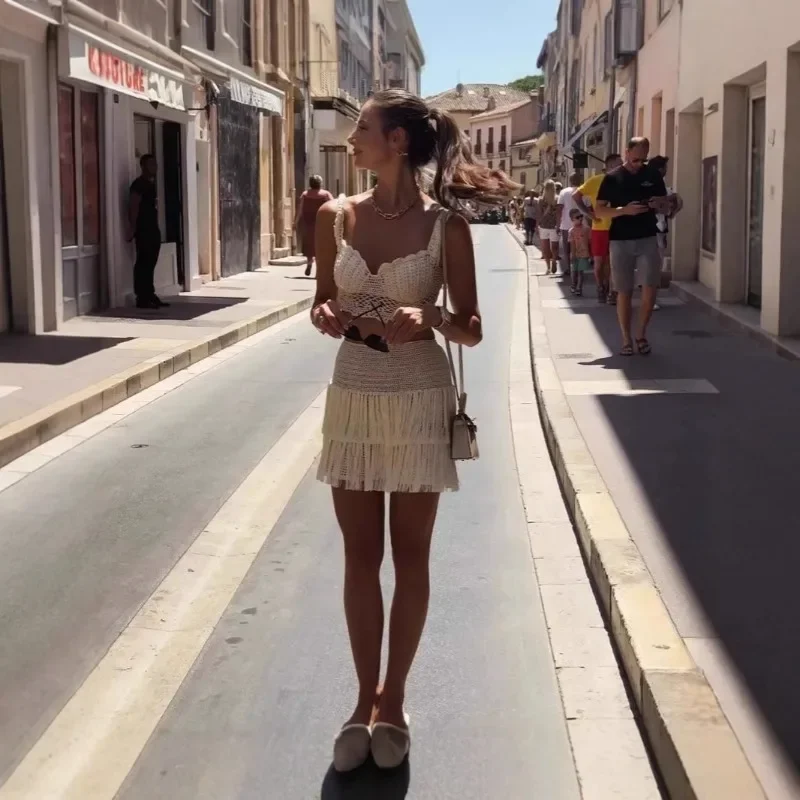 أنيقة Y2K حزام الخامس الرقبة المحاصيل الأعلى شرابة تنورة قطعتين مجموعة عطلة الشاطئ بوهو ملابس الصيف النساء الجوف خارج عطلة مجموعة