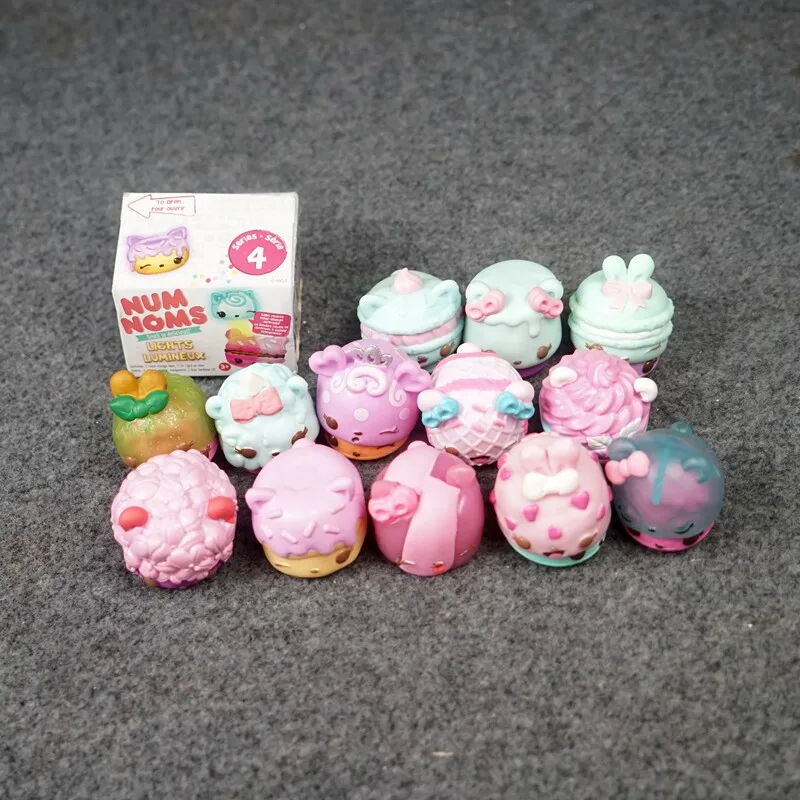 

MGA Num Noms Lights Lumineux Smell So Delicious Mystery Blind Box Ball Gifts Toy Model Anime Figures Collect Ornaments
