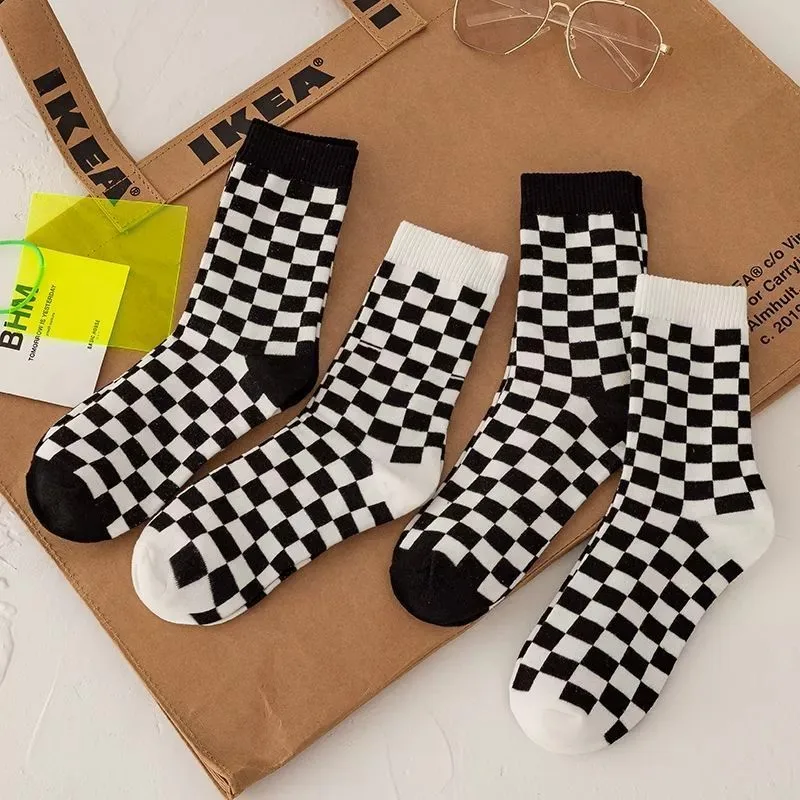 2 Pairs Women Checkerboard Patterned Socks Fashionable Design Soft Comfortable Sweat Absorbing Breathable Couple Casual Socks