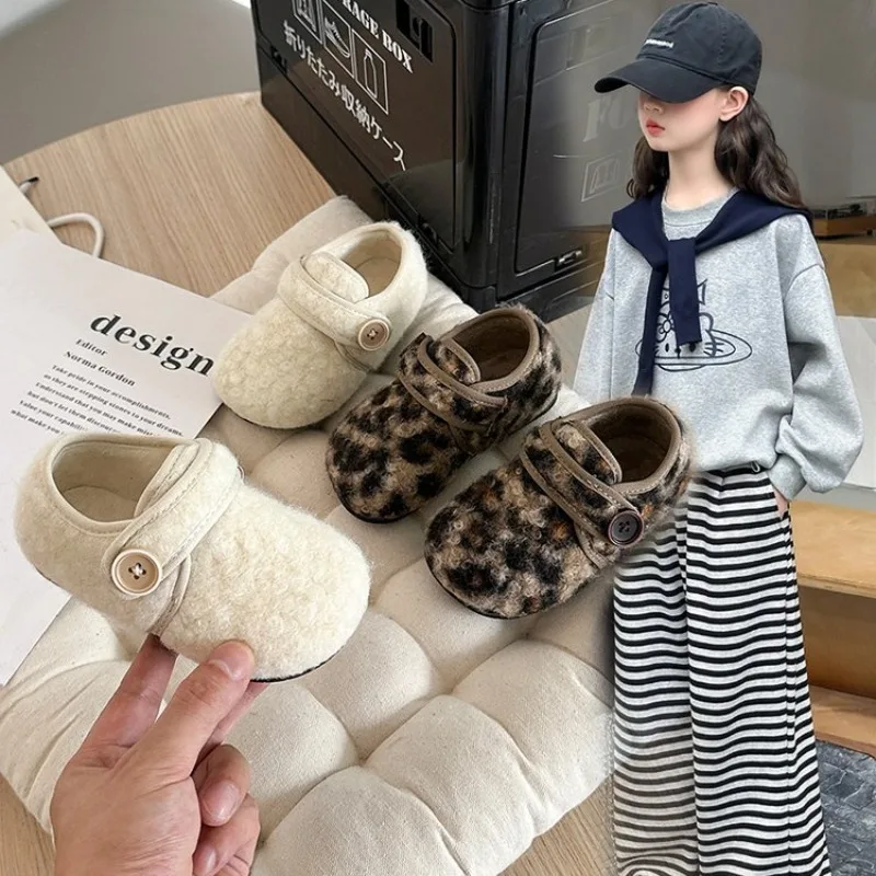 Girls Cotton Shoes 2026 Winter Warm Plush Fur Fluffy Children Flat Shoes Kids Comfortable Fashion Retro Anti Slip Casual Shoes