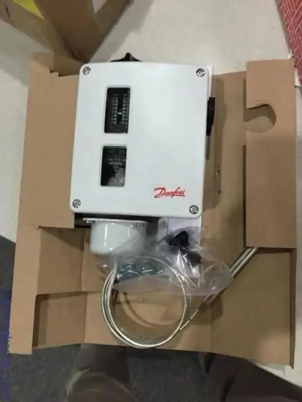 Danfoss RT Series Temperature Switch Remote Temperature Sensing Package With Capillary Adjustable Return Difference