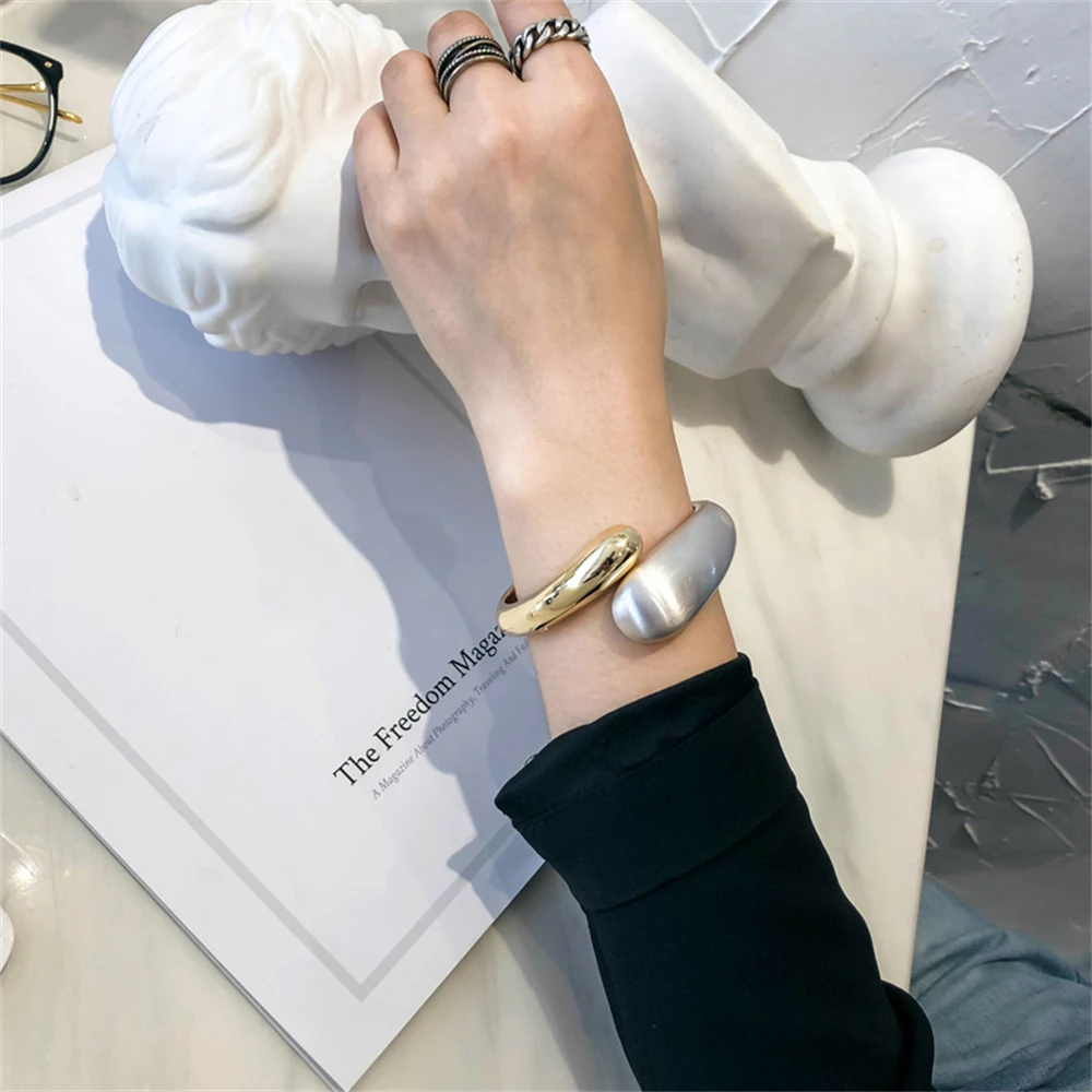 2022 New Fashion Jewelry High Texture Cold Wind Open Bracelet Women Double ended Two Color Stitching Gold Plated Spring Bracelet