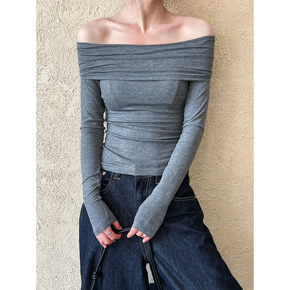 

Pure Desire Spicy Girl Design Sense, One Shoulder Long Sleeved T-shirt for Women, New Off Shoulder Sexy Slim Fit Base Shirt