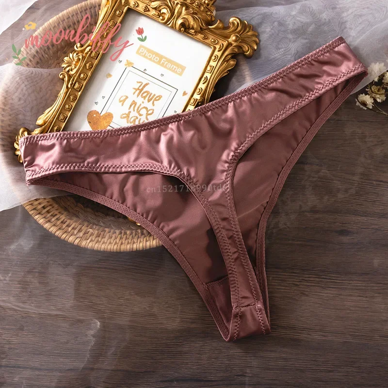 ผ้าไหมซาตินผู้หญิงชุดชั้นในและชุดชั้นในต่ําเอว Quick-drying Thong ผิว Breathable กางเกง G String Tangas