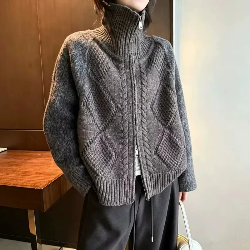 Hochwertiger, weicher, gewebter Blumenmuster-Doppelreißverschluss-Rollkragenpullover aus 100% reiner Wolle, locker geschnittener, verdickter Strickpullover als Unterziehjacke.