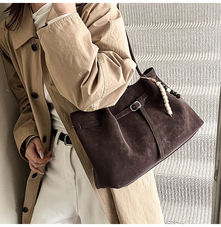 Vintage Brown Leather Tote Bag with Beaded Bag Charm Buckle Detail Large Capacity Shoulder Purse for Work Commuter Daily Use