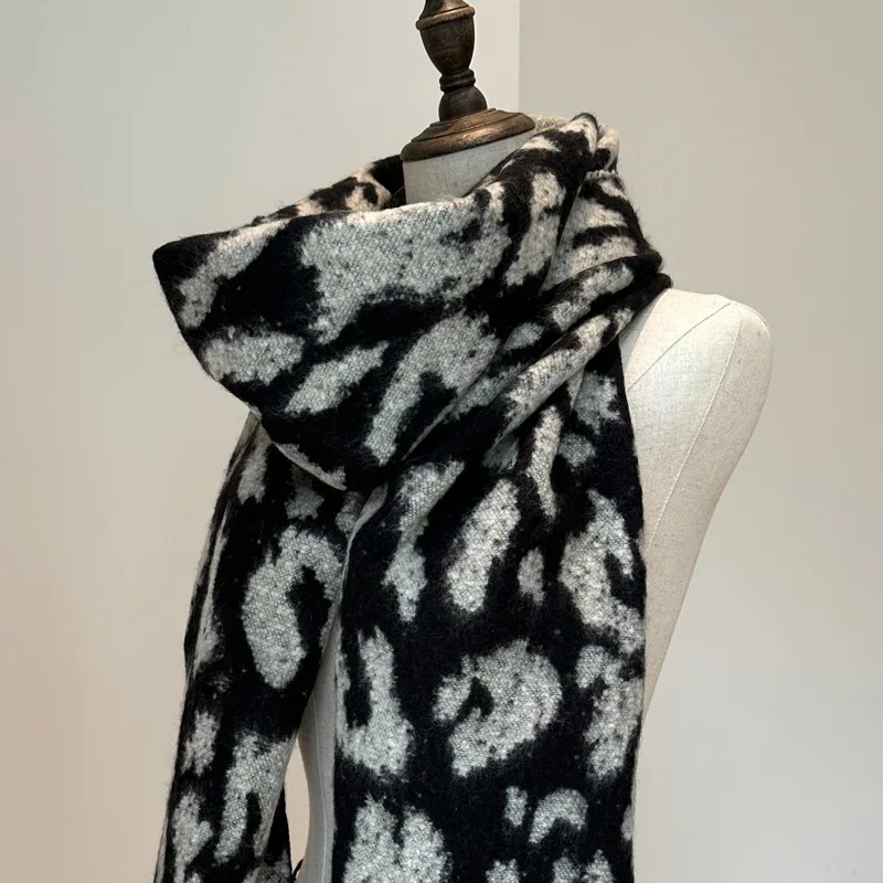 Fashion Spotted Leopard Imitate Cashmere Scarf Winter Women Wool Shawl Neckerchief