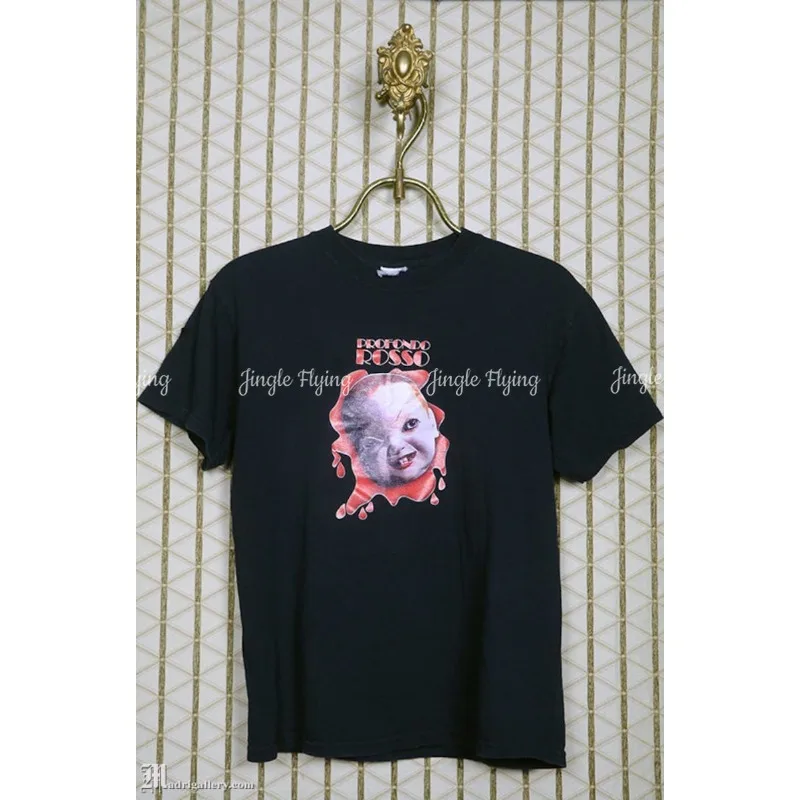 Camiseta roja intenso Dario Argento Suspiria Profondo Rosso Lamberto Bava Italo italiano película de terror Lucio Fulci George Romero