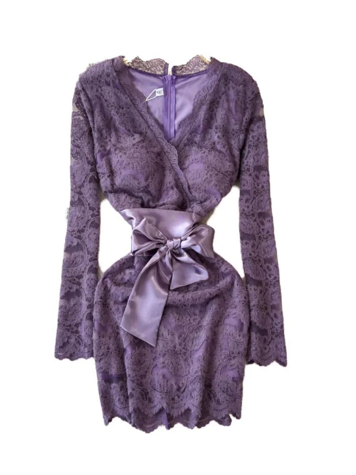 Foamlina 2025, Herbst-Neuheit, beige Spitze, V-Ausschnitt, Kleid für Damen, Schärpe, Krawatte, Taille, schlank, elegant, französisches Date-Partykleid