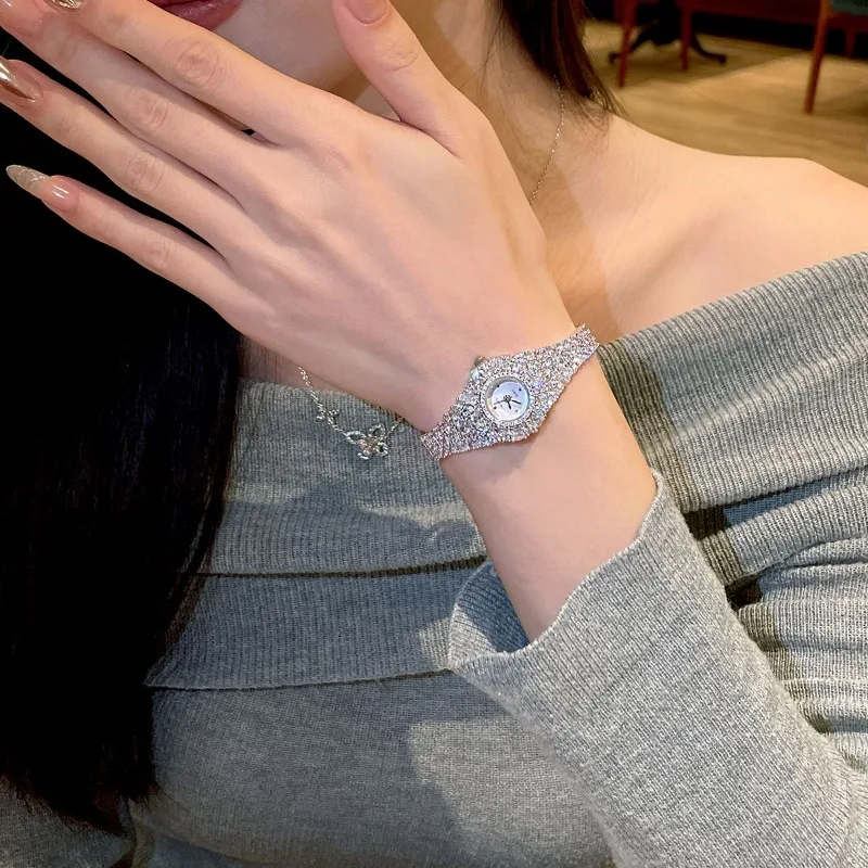 New Gypsy Star Casual Women's Watch Light Luxury High-end Niche High-value Diamond-set Fashion Simple Student Quartz Watch