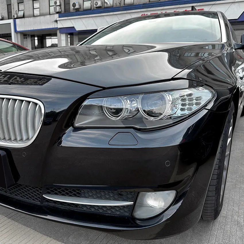 

2Pcs Car Headlights Eyebrow Eyelids Trim Cover For BMW 5 Series F10 F11 2011-2014 Car Stickers Eyelids Trim Cover