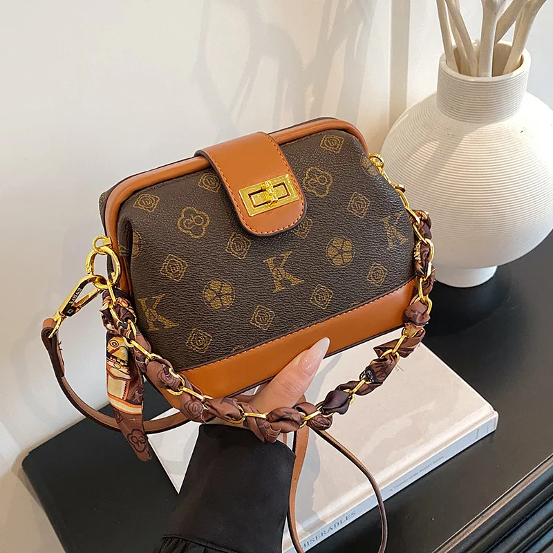 

​​2025 SS Premium Chain Strap Hobo Bag, Chic Convertible Shoulder & Crossbody Purse for Women, Structured Day to Night Tote