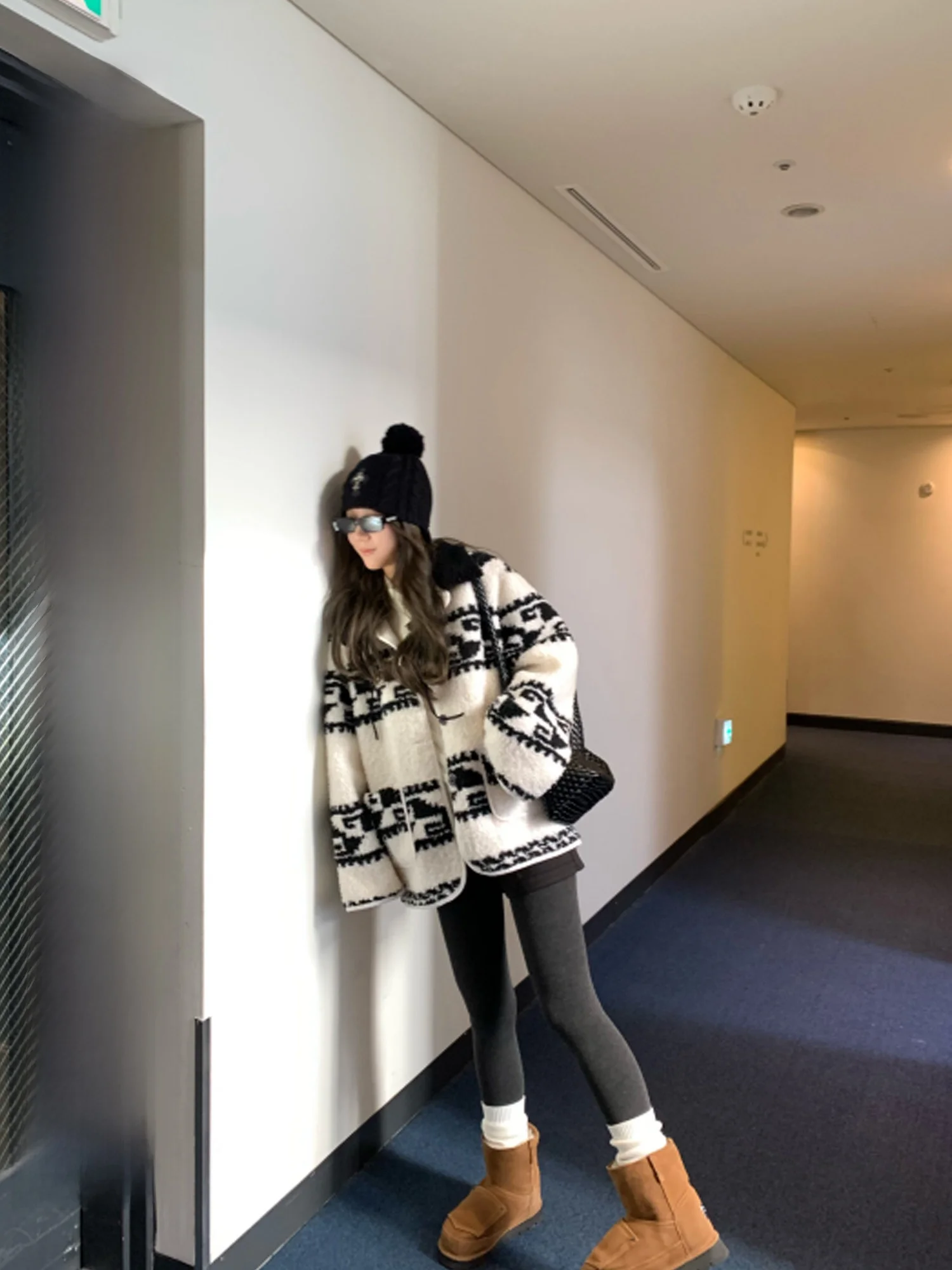 

Aeronline Thiened Leather And Fur Jaet Retro Casual Lamb Fur Coat Color Blo Collar Women's ort Outerwear Zipper Clo...