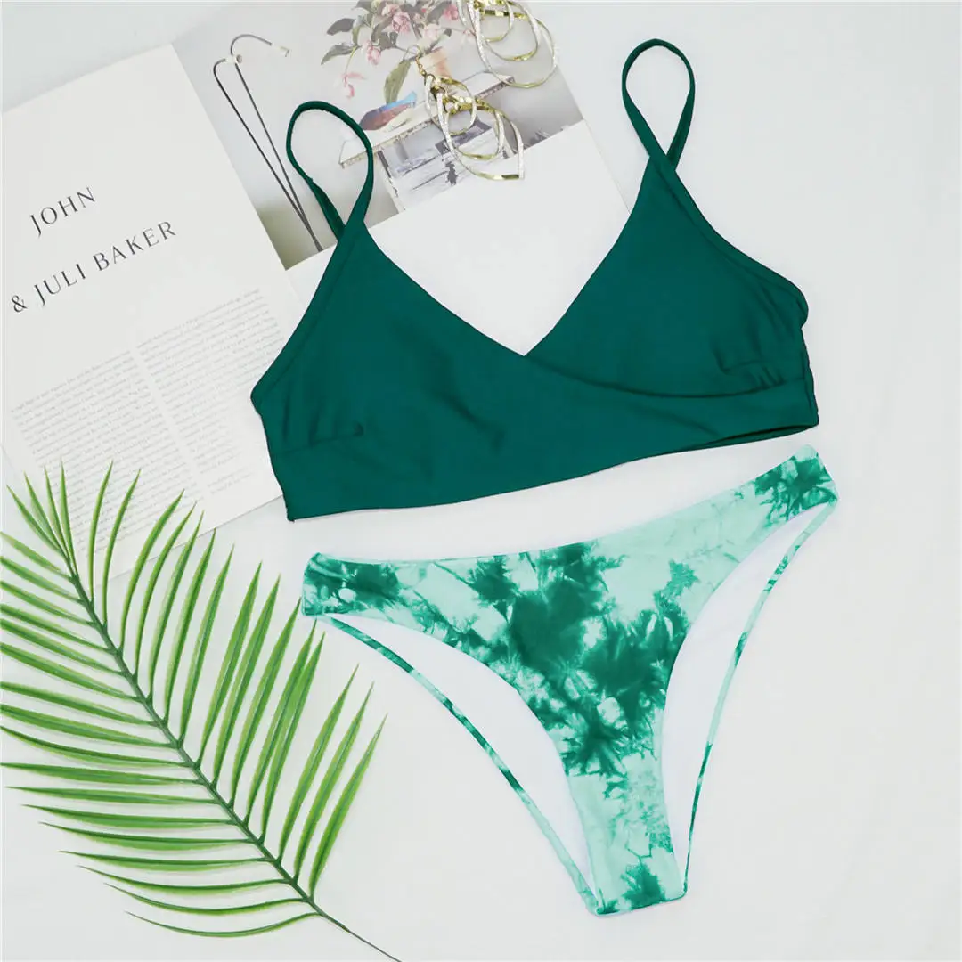Brasilianischer Tie-Dye-Bikini mit mittelhoher Taille, zweiteiliger Badeanzug für Damen, bedruckter Badeanzug, Badebekleidung, Modell V2421. – Detail 17