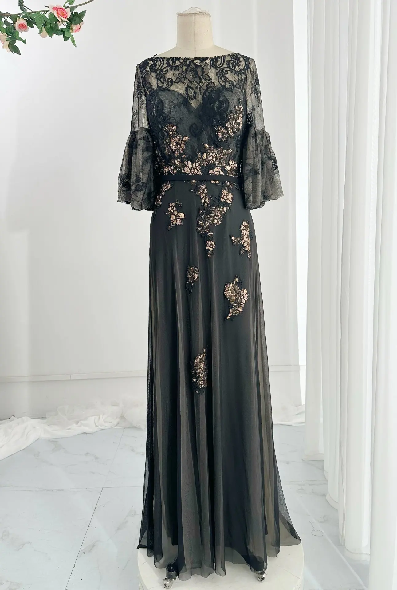 Black Fashion Elegant Long -Sleeved Long -Sleeved A -Shaped Daily Wearing Thin Covered Meat Long Night Dress M2206