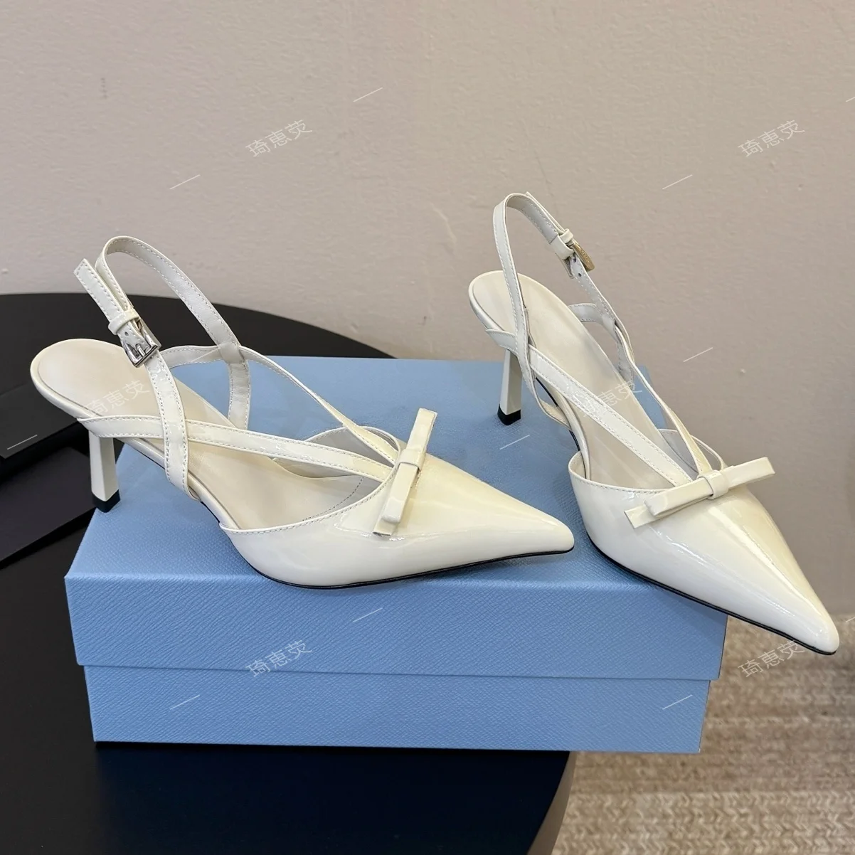 Pointed-Toe Strappy Closed-Toe Sandals 2026 New Summer Style—Backless Shallow Versatile Dtiletto Heels Zapatos De Mujer