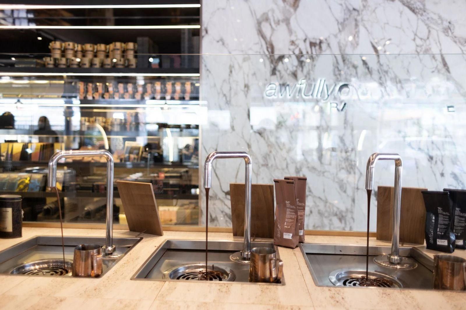 2023 Fully Automatic Commercial Chocolate Tempering and Melting Machine Chocolate Dispenser Stainless Steel 304 Engine Provided