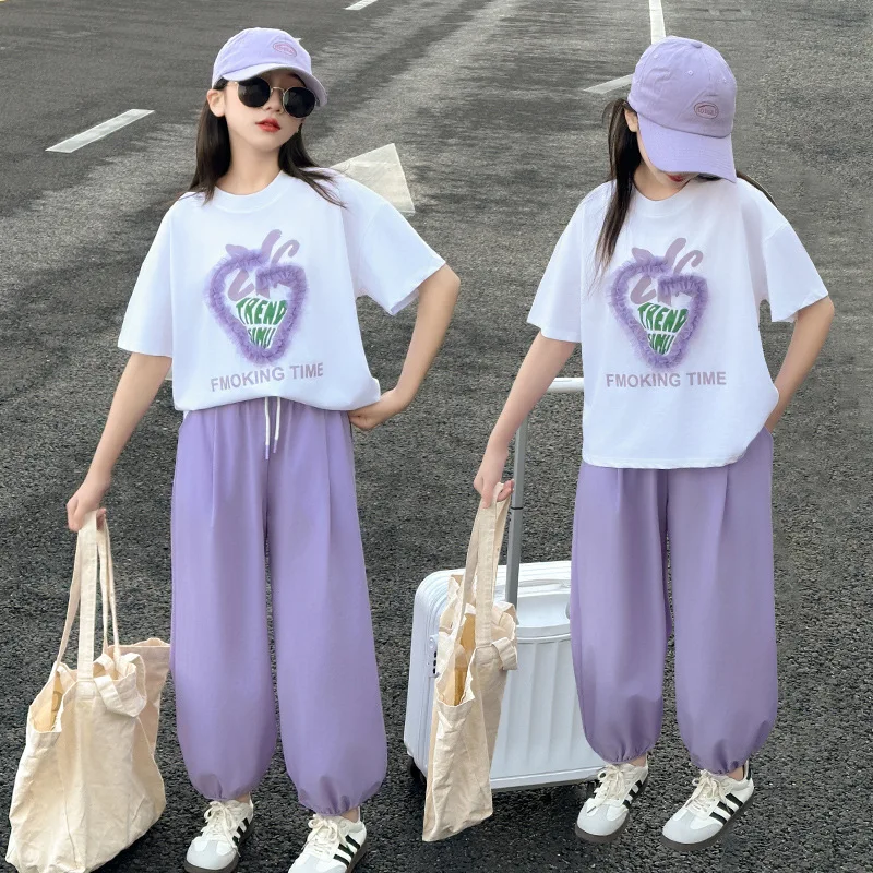 طقم بنطال رياضي بناتي صيفي من الدانتيل باللون الأرجواني والفراولة 2025 طقم سراويل طويلة للأطفال جديد