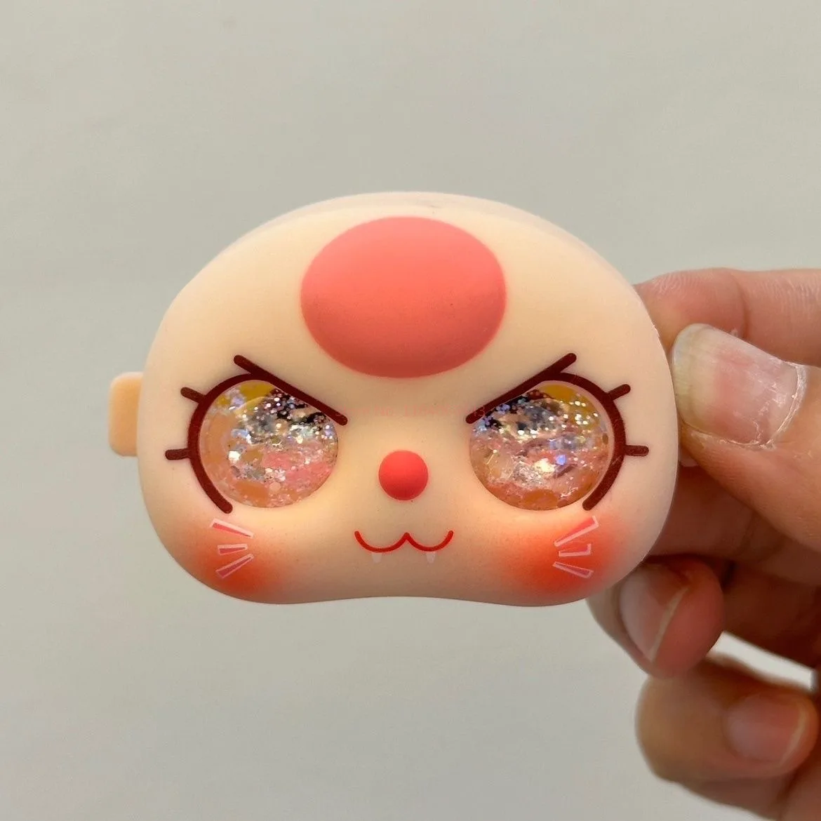 متوفر في المخزون مناسب لـ 80% طفل ثلاثة لطيف على شكل وجه قطة يدوية من الفينيل بديل لعبة إكسسوار عالي الجودة