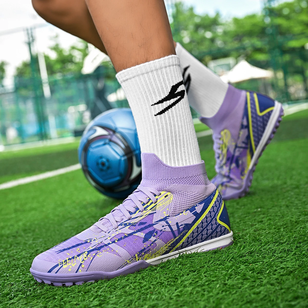 รองเท้าฟุตบอลแฟชั่นสำหรับผู้ชา - Men Shoes Must Have บทวิจารณ์และราคา