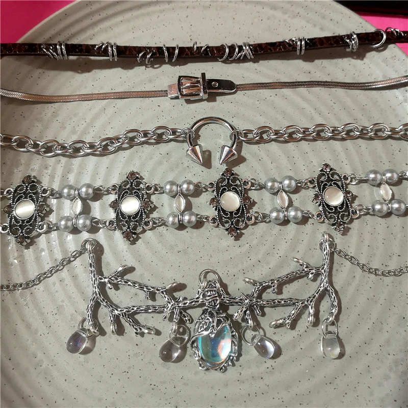 Personalisierter gotischer Mondstein-Blütenzweig-Anhänger mit Perlenkette, Choker-Halskette, Schmuck für Damen, Halloween-Halsschmuck-Accessoires
