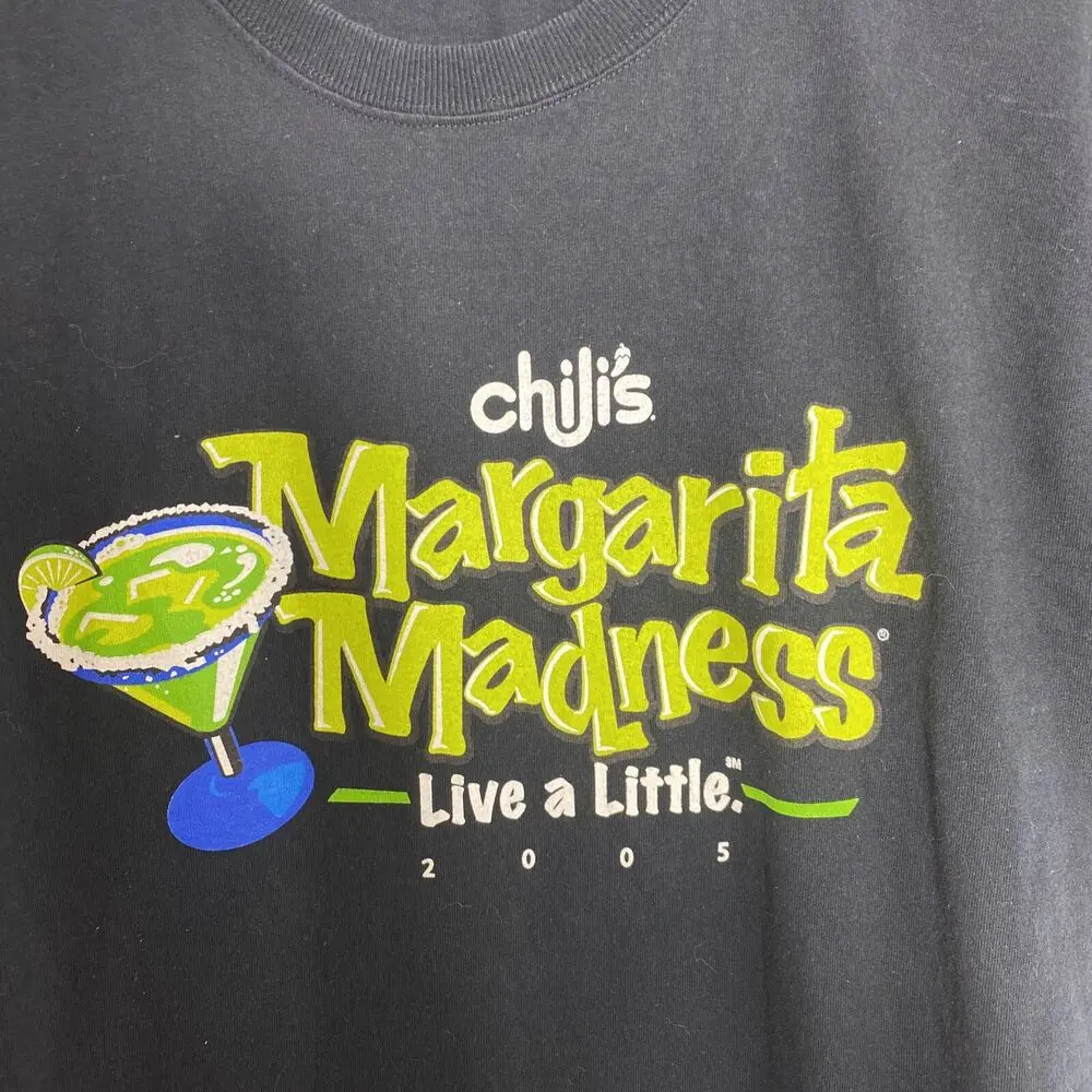 Vintage Chilis Shirt Adult Large Margarita Madness 2005 Drink Restaurant Uniform