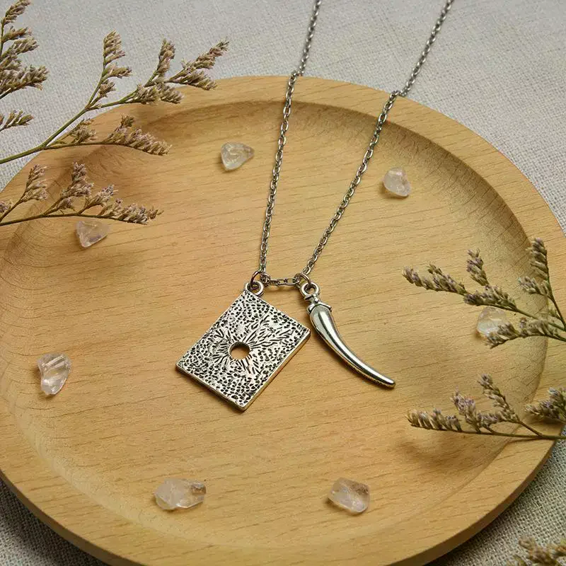 Collar con Colgante de Diente de Serpiente del Diario de Tom Riddle, Lord Horcrux, Accesorio de Cosplay, Regalo de Cumpleaños o Festivo