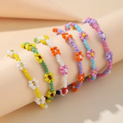 Nuovo braccialetto coreano carino fiore margherita per le donne ragazze braccialetto elastico fatto a mano con perline colorate Pulseras gioielli all'ingrosso 2023