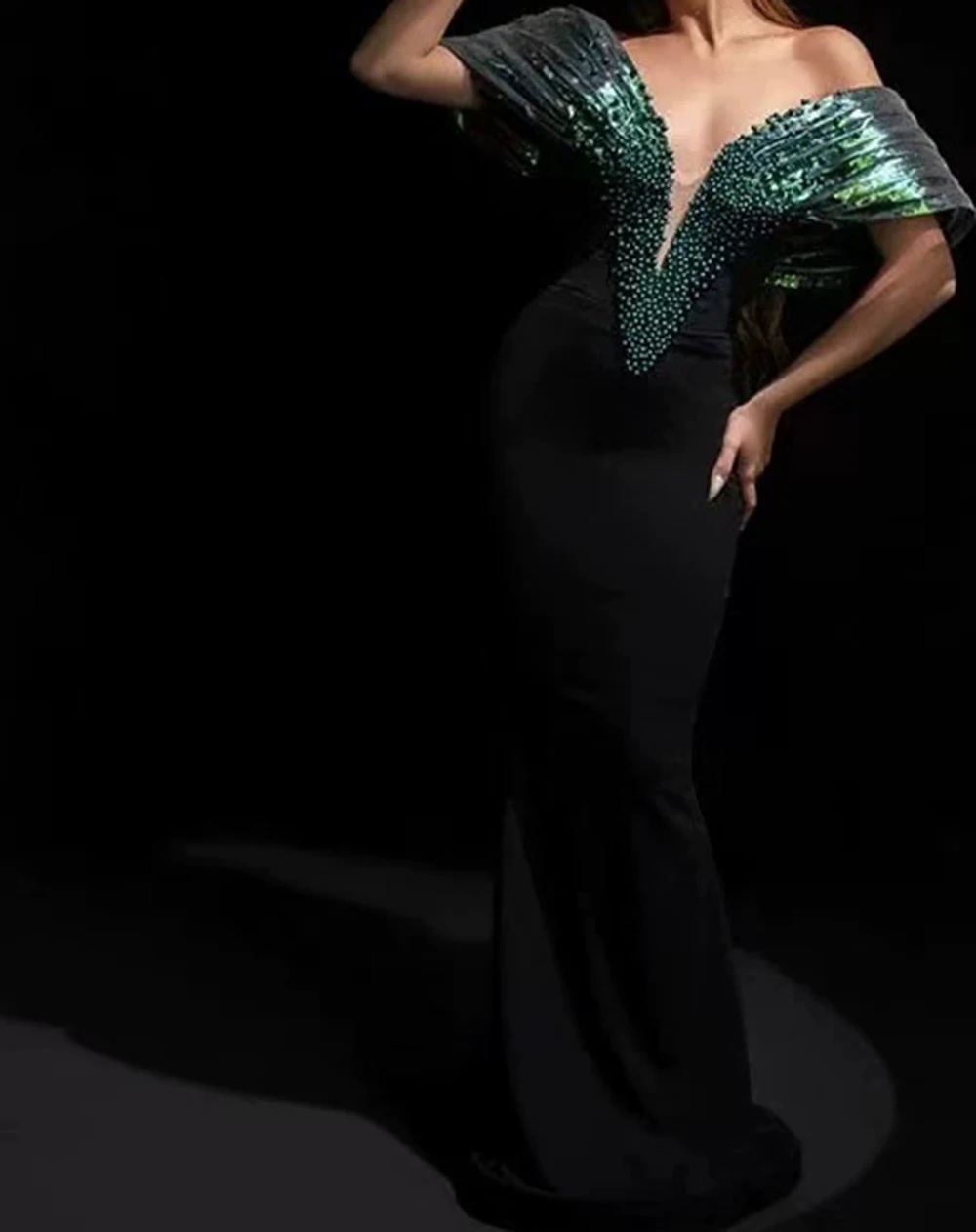 الأوروبية والأمريكية مطرز الخامس الرقبة مثير 2025 فستان كوكتيل فستان ضمادة تنورة شبكة واحدة الكتف ضمادة-GZXX1050