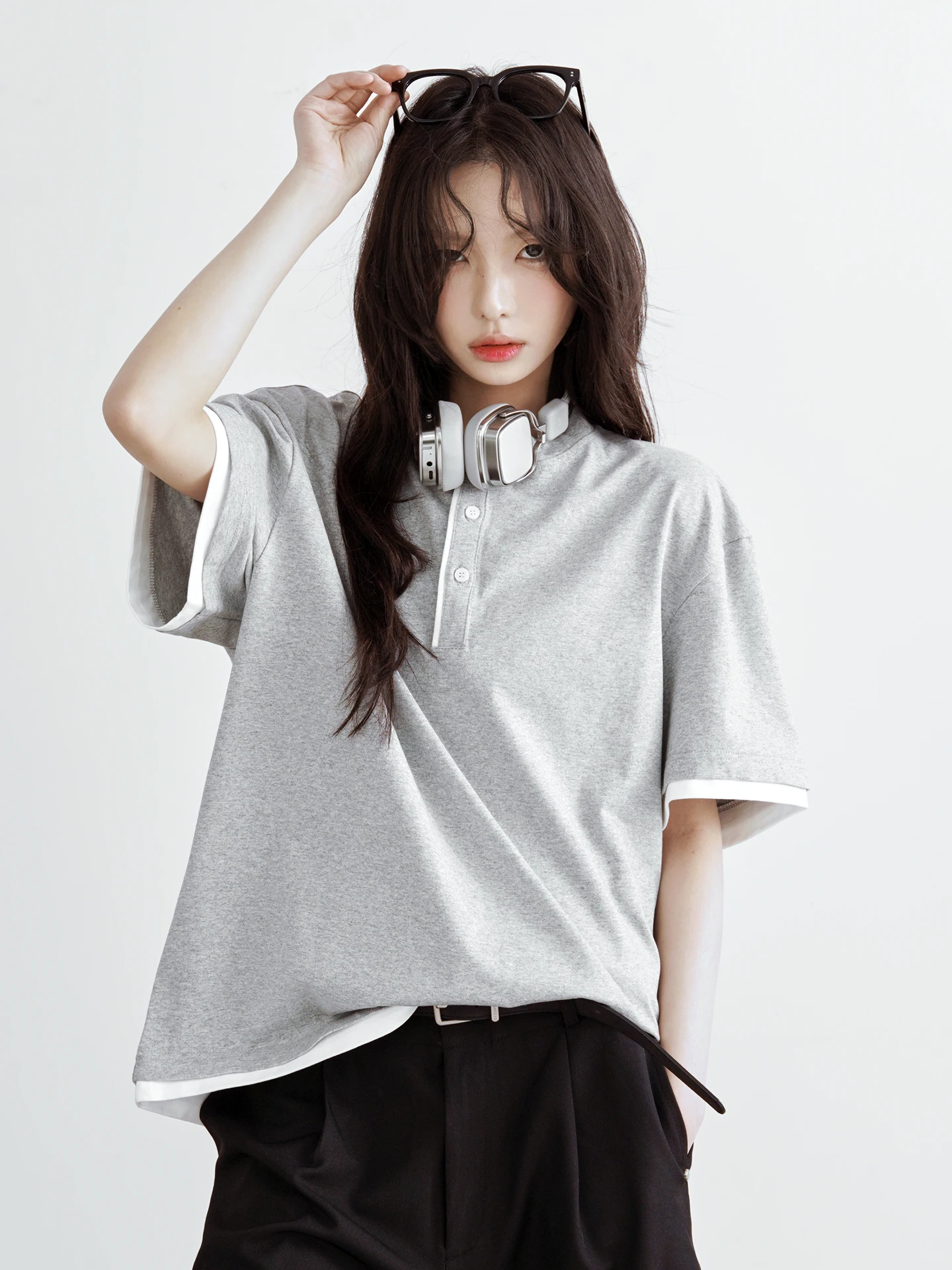 

Женская футболка Universal Gravitation Museum Color Block с полуоткрытым воротником, коротким рукавом, из чистого хлопка, свободного кроя, в нейтральном стиле