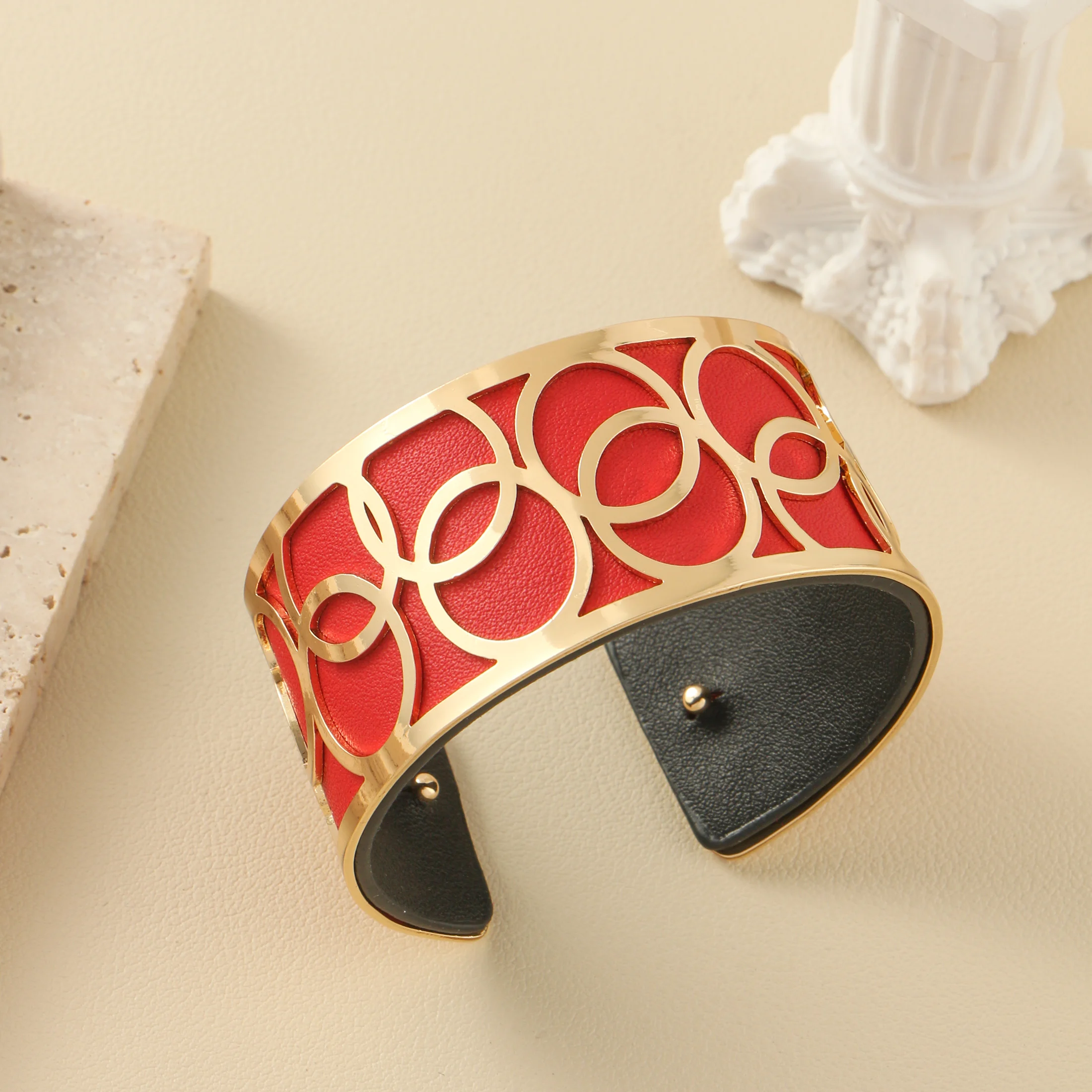 Georgett Circle Geometric Decoration Double sided Replaceable Leather Women\'s Daily Wear Jewelry Gift Open Bracelet