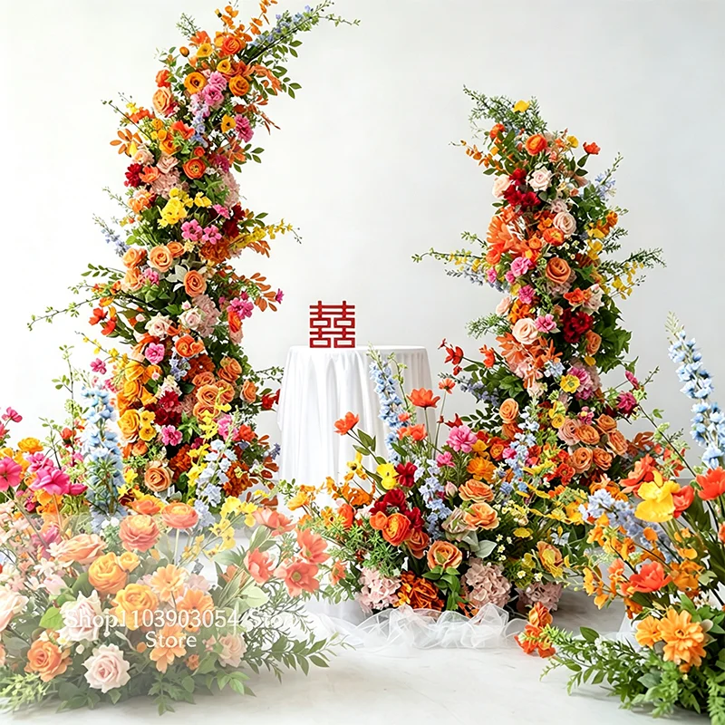 Orangefarbener künstlicher Hochzeitsbogen mit Blumenarrangement aus Seidenrosen und Pfingstrosen als Hintergrunddekoration für Hochzeitsfeier, Bühne und Foto-Requisiten. – Detail 4