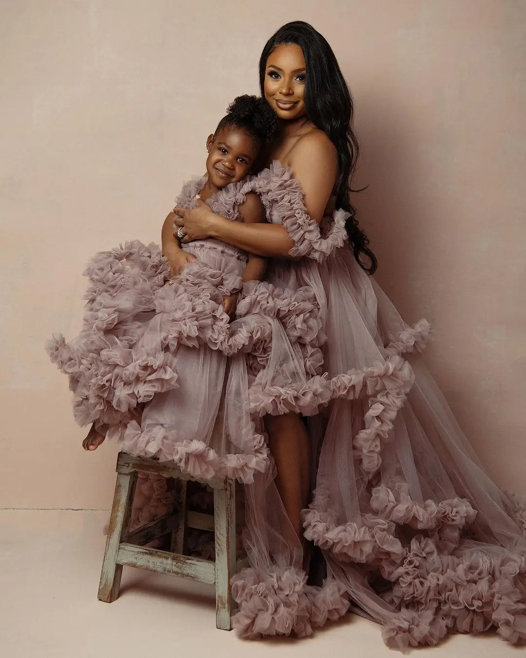 Abito premaman personalizzato in tulle rosa polvere con volant Abito per servizio fotografico mamma e figlia Corsetto Abiti per fotografia di gravidanza # 18724