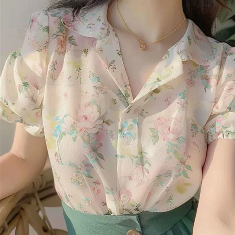 Chiffon shirt women's 2024 new tea break French fashion floral short-sleeved shirt printed chic temperament top.