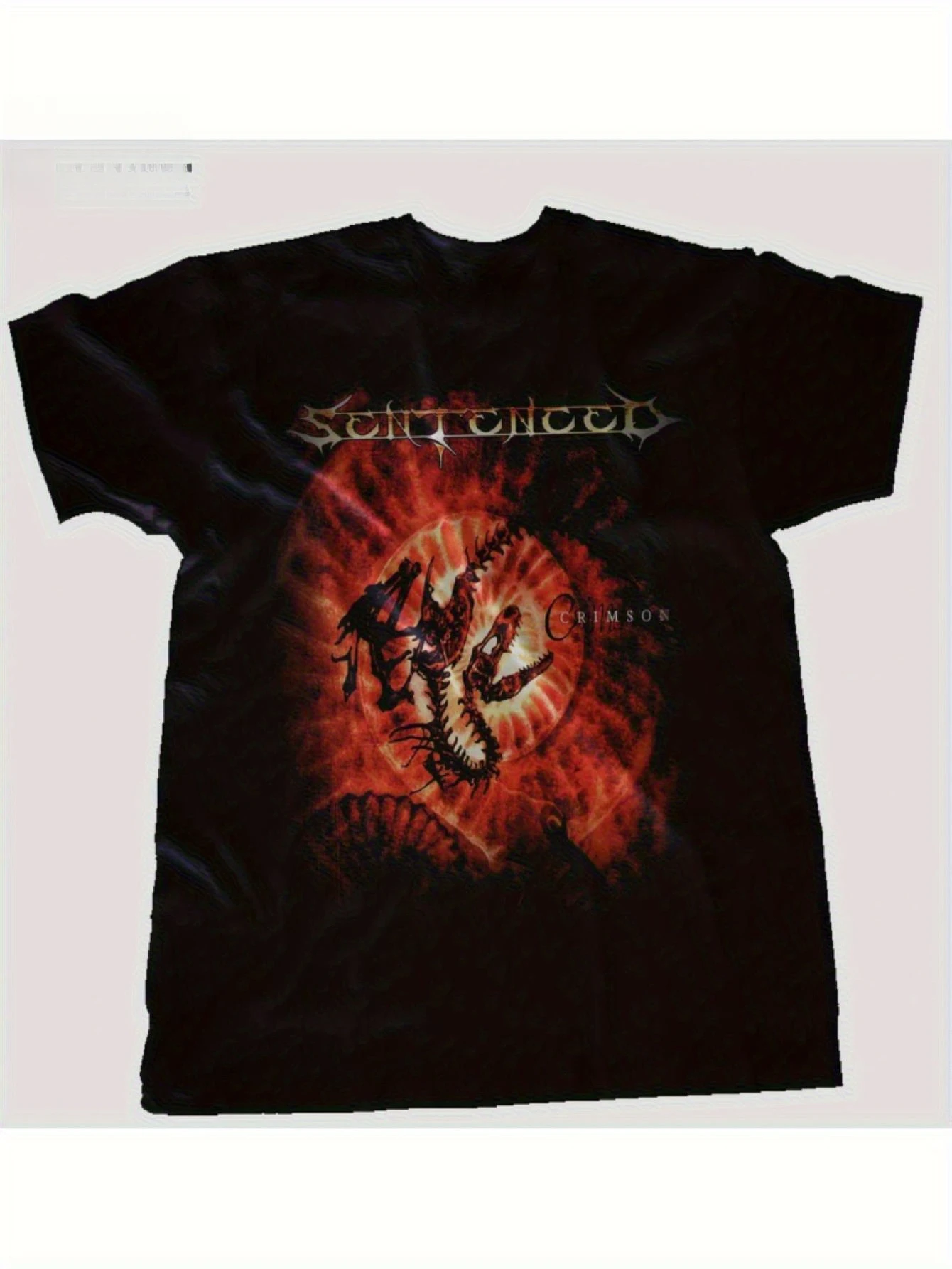 Camiseta única de la banda Crimson Sentenced, diseño gótico de heavy metal con un dragón y letras, color negro
