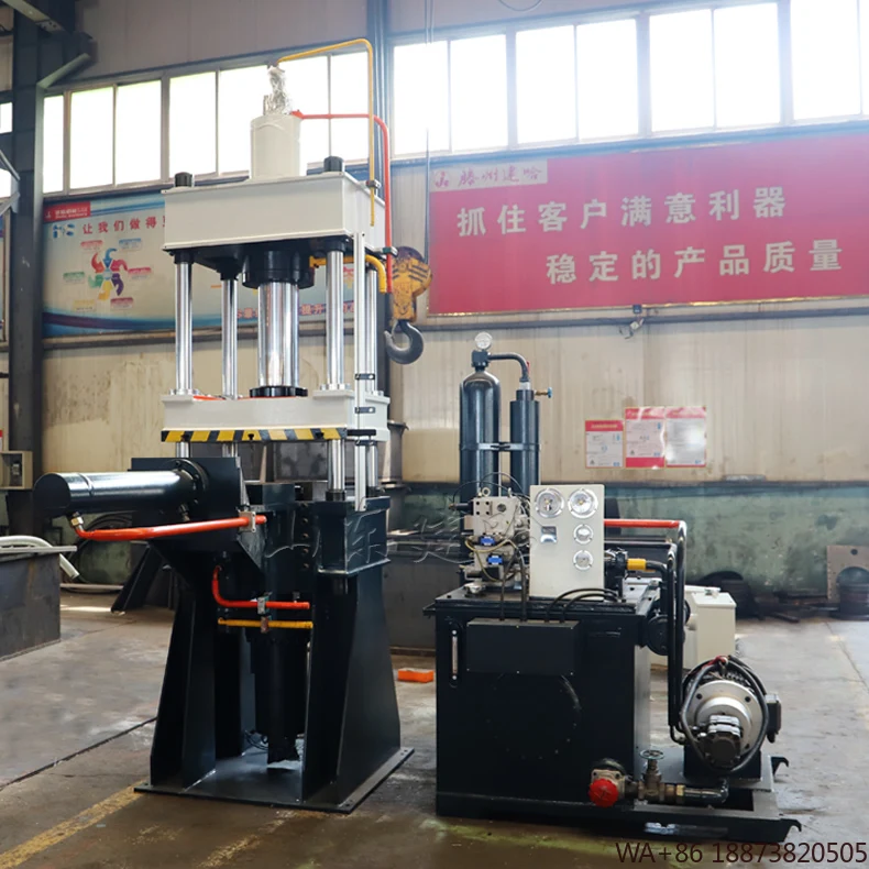 آلة صب قوالب الألومنيوم عالية الجودة 200T للمحرك الدوار للكهرباء