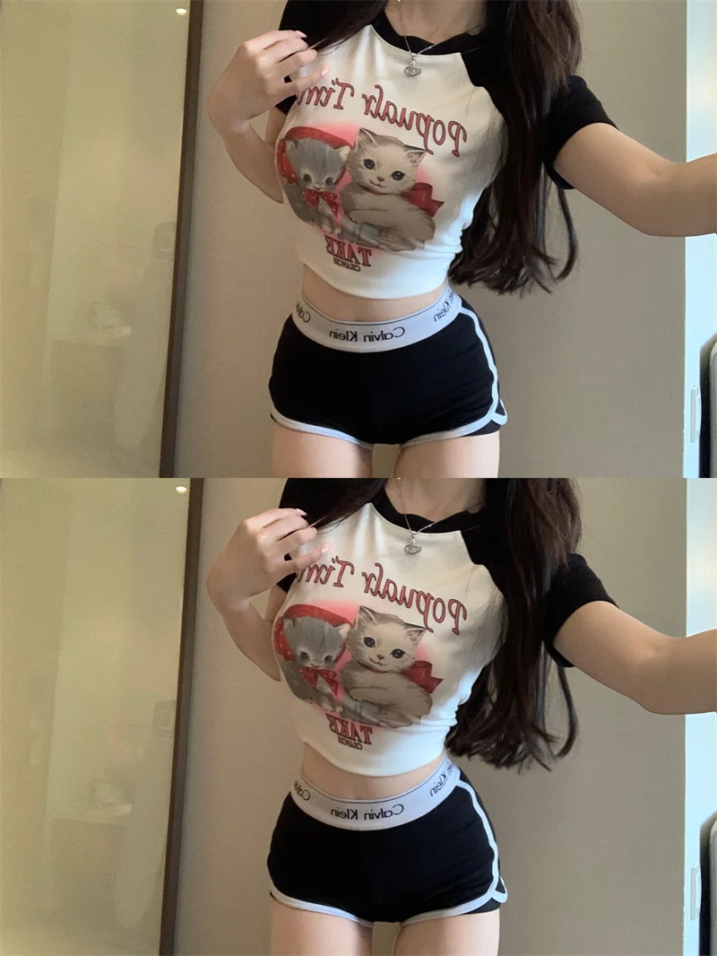 Damskie koszulki z krótkim rękawem, neutralne, bawełniane, wygodne, codzienne, oversize, luźny krój, styl high street, lekkie, nowoczesne, stylowe.