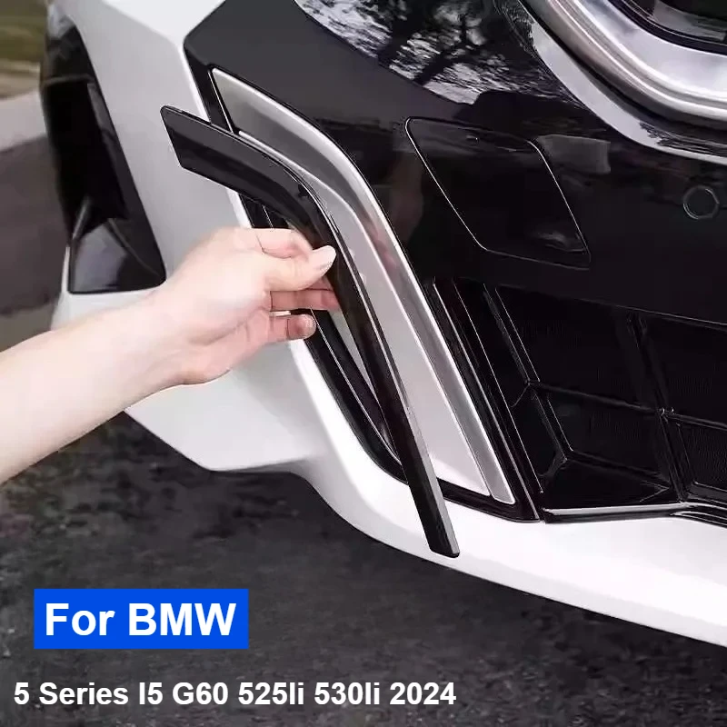 Car Rear Bumper Lip Spoiler Strip Tailpipes Rear Bar Decorative Trim Kits For BMW 5 Series I5 G60 525li 530li 2024