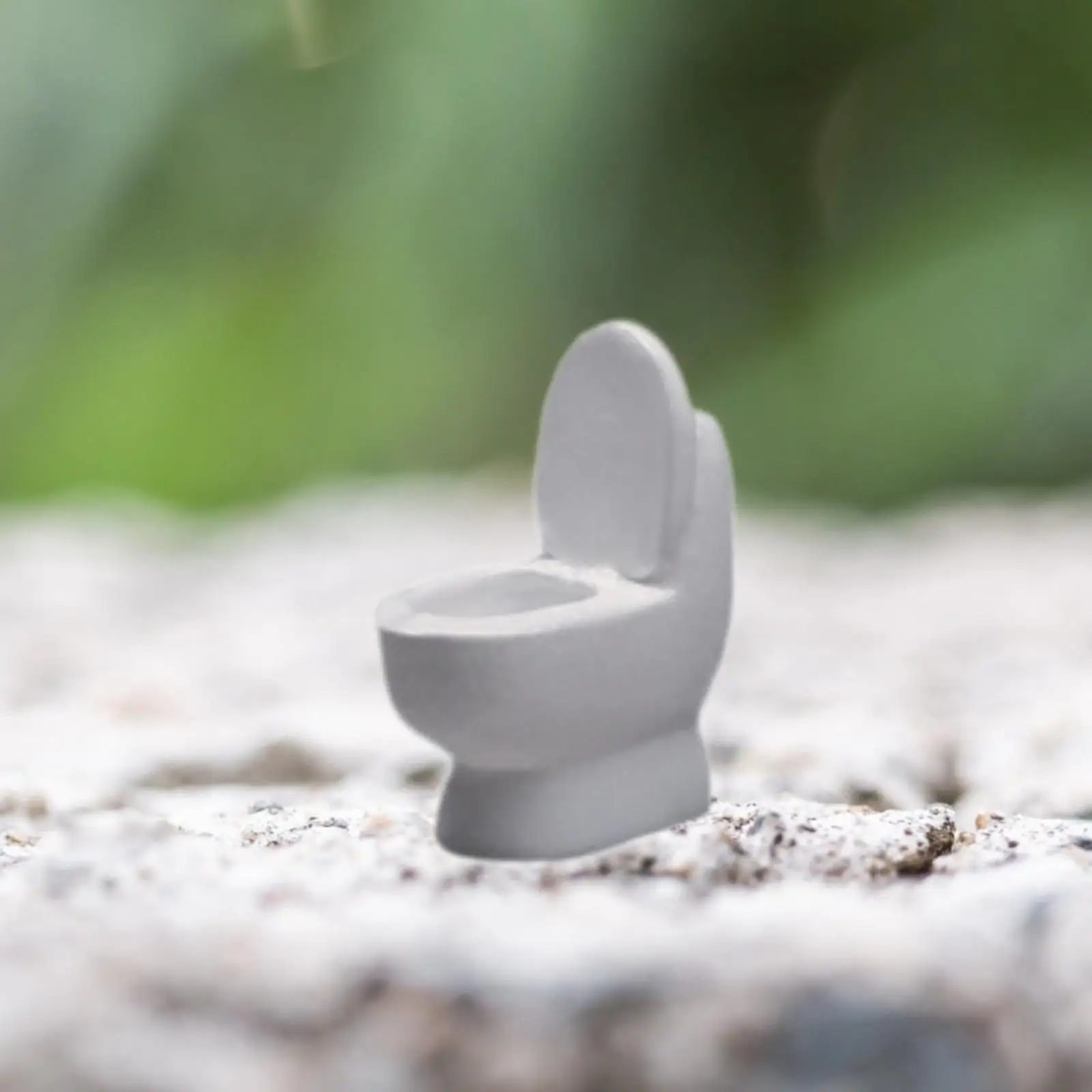 

1/64 Dollhouse Miniature Toilet Resin Model Tiny Bathroom Toy Figures for Micro Landscape Decorations