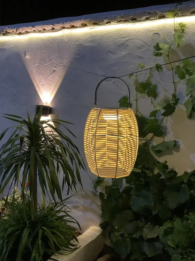 Diseño de jardín de paisajismo de patio para crear un pequeño ambiente de jardín, luces al aire libre, luces solares de jardín