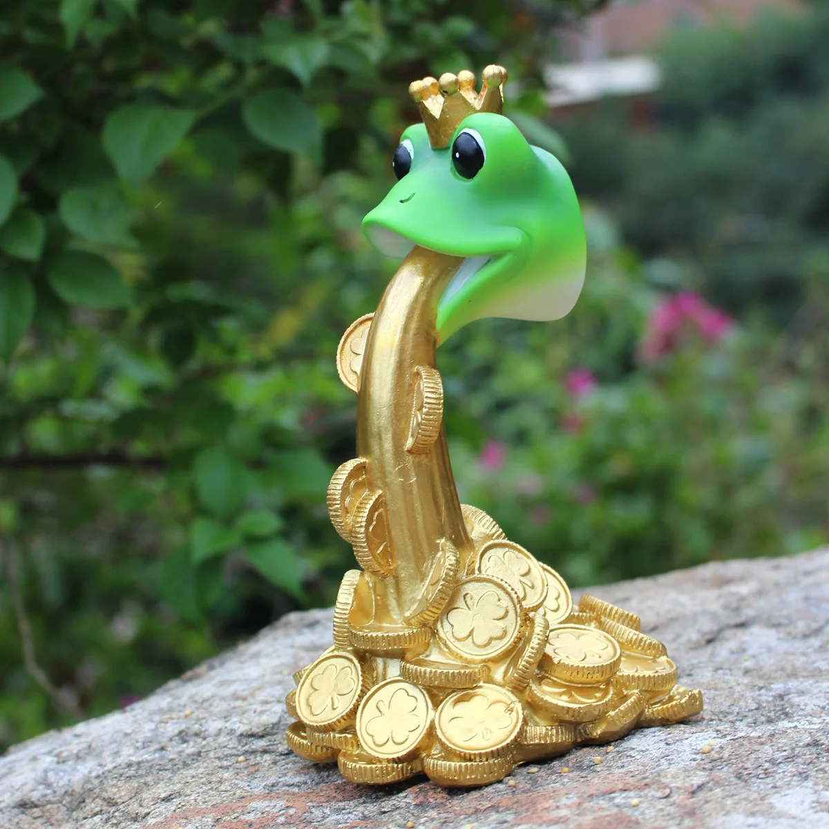 Crown Frog Spitting Coin- Resin Lucky Decor for Home & Office
