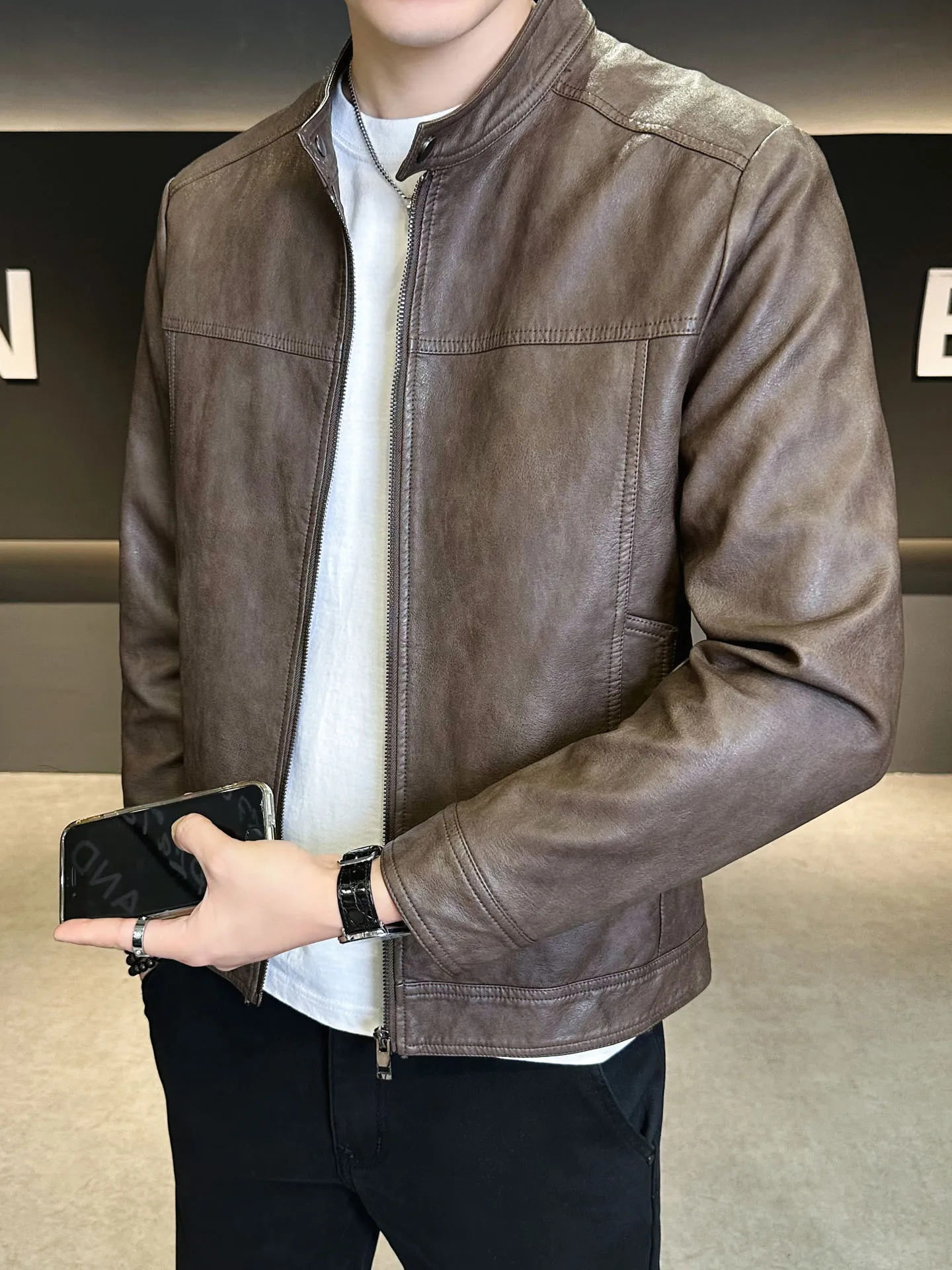 

Облегающая кожаная мужская байкерская одежда с воротником-стойкой, осенняя новая модная брендовая молодежная повседневная модная ветрозащитная одежда...