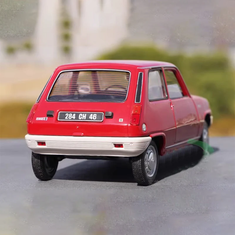 Diecast 1:18 Scale Alpine Renault 5 1976 Simulation Alloy Car Model Metal Souvenir Ornaments Display Vehicle Gift Collection