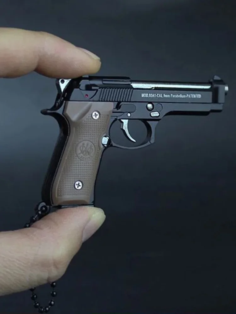 Металлический пистолет, миниатюрная модель Beretta 92F, брелок в сборе, антистрессовые игрушки, сумки, подвеска, подарки, украшения, аксессуары