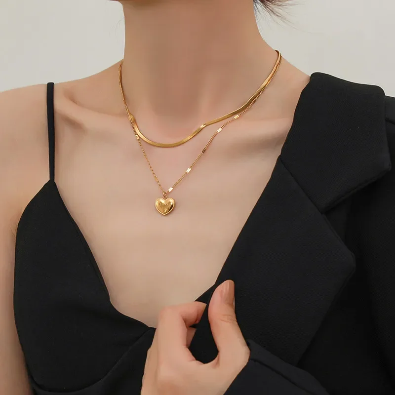 

2025 Fashion Golden LOVE Love Double Layer Necklace Choker Stainless Steel Clavicle Chain 3D Heart Pendant Jewelry Gifts