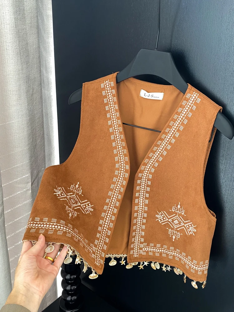 

2026 New Autumn Women Vintage V-neck Sleeveless Vest Heavy Work Embroidered Shell Tassel Decoration Short Cardigan Tank Tops