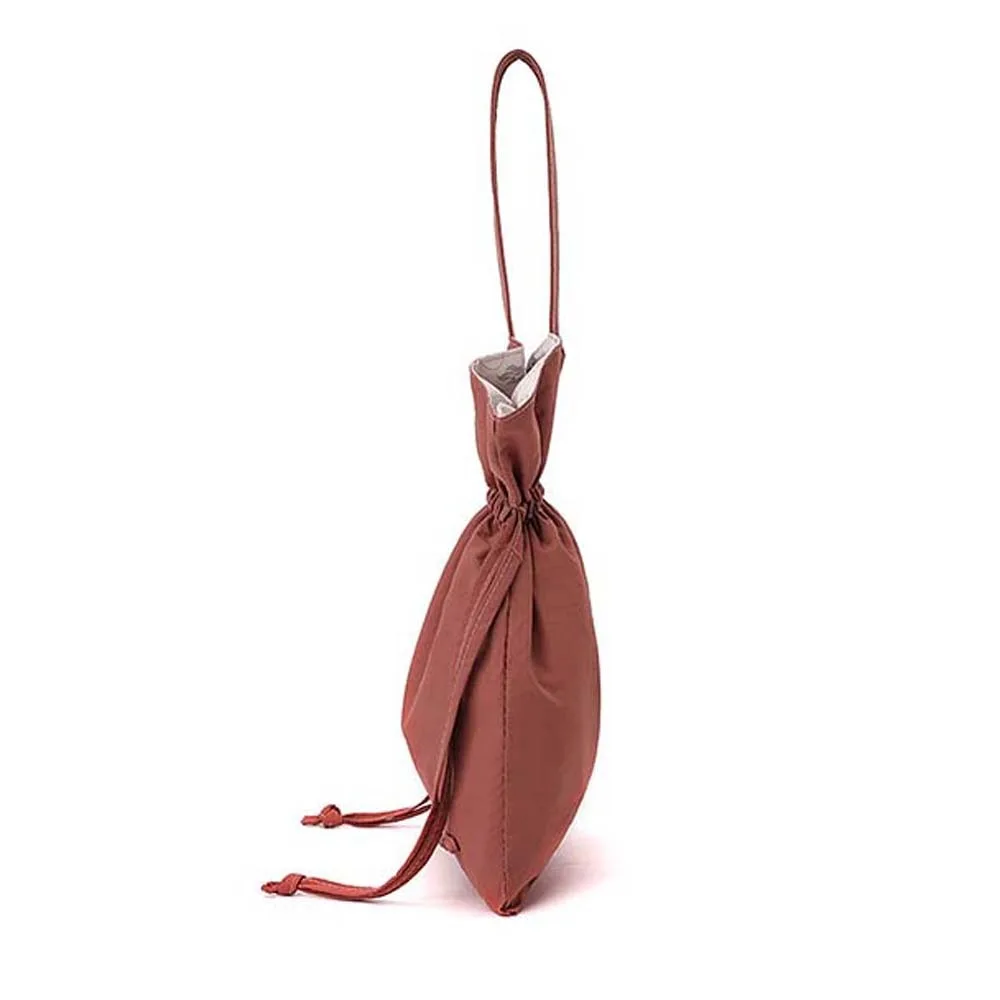 

Large Capacity Nylon Drawstring Bag Japanese Style Portable Solid Color Handbag Polyester Anti-splash Water Pleated Bucket Bag